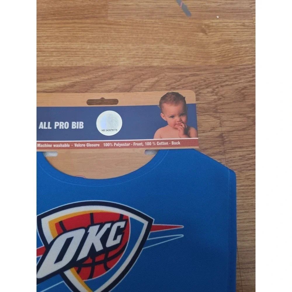 Oklahoma City Thunder Baby Bib OKC Newborn Thunder Basketball NEW Hook and Loop